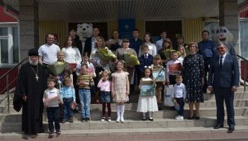 Новооскольские семьи получили знак «Материнская слава»