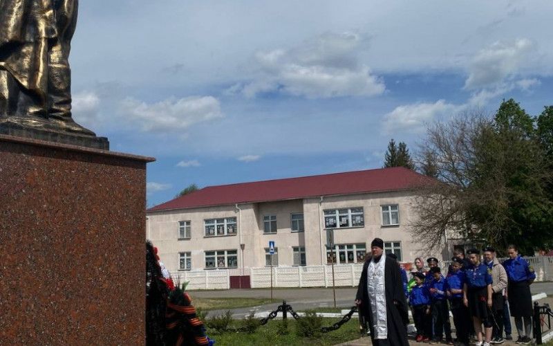Следопыты отряд "Пламя" почтили память войнов, погибших в годы Великой Отечественной войны