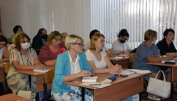 «Удаленка» или класс: педагоги строят планы