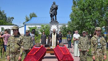 В селе Казачок перезахоронили останки героев-освободителей