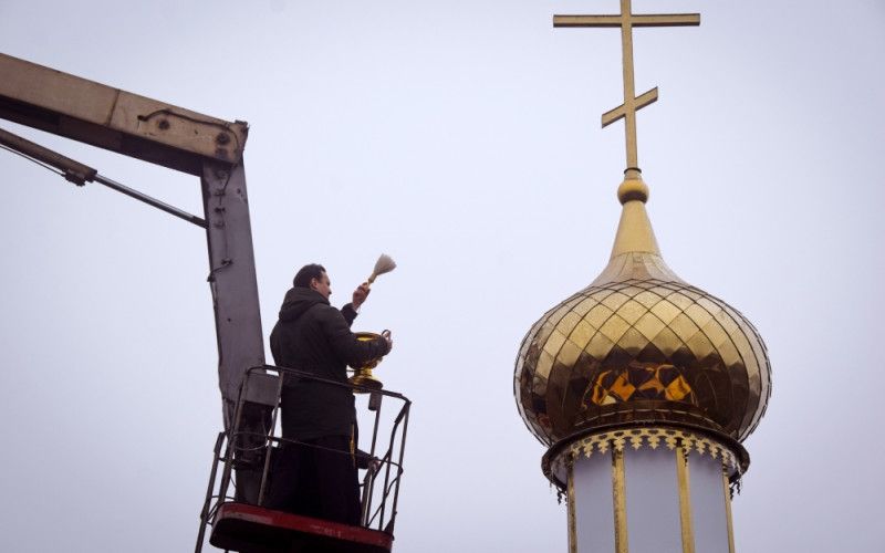 В селе Крутое освятили крест на храме Архистратига Михаила