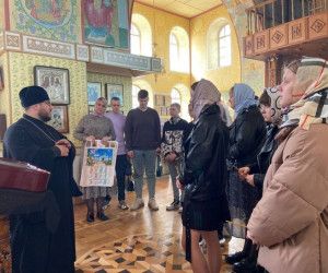 Новооскольские волонтеры встретились со священником