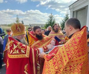Духовенство благочиния Новооскольского округа совершило соборное служение во Введенском храме с. Ольховатка