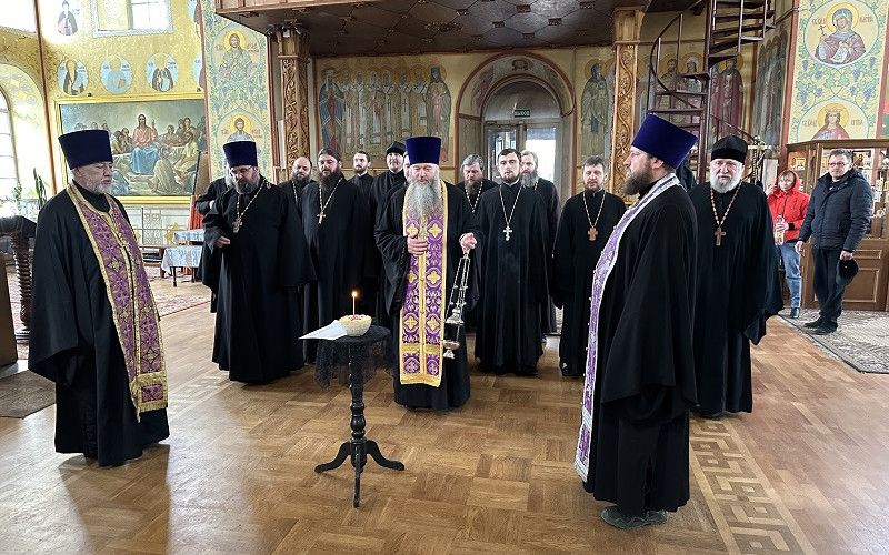 В Успенском соборе Нового Оскола прошла исповедь духовенства благочиния