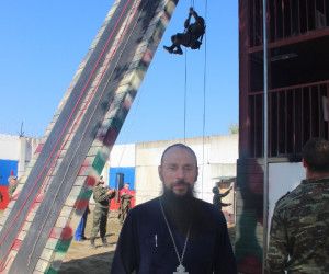 Помощник начальника УФСИН России по Белгородской области иерей Вадим Багнетов, посетил турнир по триатлону среди сотрудников подразделений специального назначения силовых структур РФ