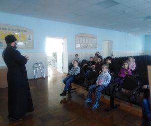 Воспитанники новооскольской воскресной школы посмотрели фильм о святынях Белгородчины.