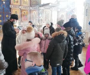 Воспитанники новооскольской воскресной школы посмотрели фильм о святынях Белгородчины.