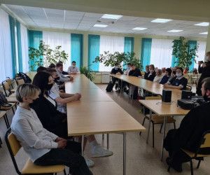 В Новом Осколе прошла встреча учеников школы №1 со священником