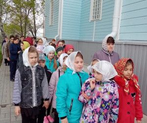 Ученики Тростенецкой школы приняли участие в Пасхальном крестном ходе