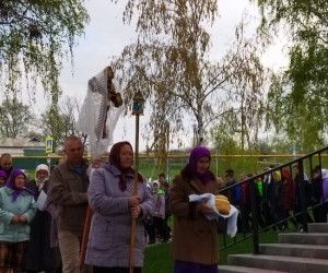 Ученики Тростенецкой школы приняли участие в Пасхальном крестном ходе