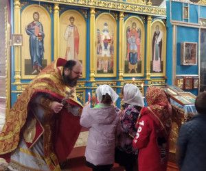 Ученики Тростенецкой школы приняли участие в Пасхальном крестном ходе