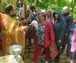 Ежегодный водосвятный молебен на источнике-колодце совершили вблизи села Киселевка.