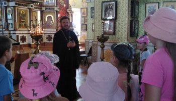 Школьники побывали с экскурсией в Успенском соборе Нового Оскола