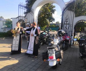 Байкеры из Белгорода побывали в Успенском соборе Нового Оскола