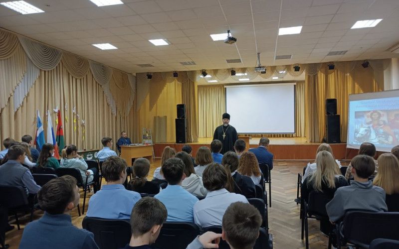 В День героев Отечества школьники вспомнили подвиги Александра Невского