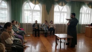 В духовно-просветительском центре Нового Оскола прошла встреча детей со священником