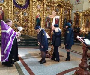 Приидите вернии, Животворящему Древу поклонимся ( стихира на поклонение Кресту)