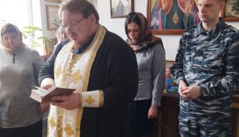 К Богородице прилежно ныне притецем (канон молебный ко Пресвятой Богоодице)
