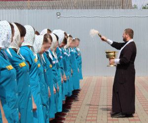 Благодарственный молебен о окончании учебного года в Новооскольской воспитательной колонии
