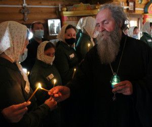 Благодатный огонь привезен в Новооскольскую воспитательную колонию