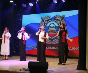 Новооскольских инспекторов ДПС поздравили с профессиональным праздником