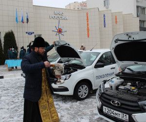 Накануне 30-летия МЧС белгородские спасатели получили новые служебные автомобили
