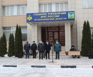 Накануне 30-летия МЧС белгородские спасатели получили новые служебные автомобили