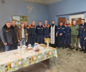 Светлая Пасха приходит к спасателям: Освящение пасхальных снедей в ГУ МЧС по Белгородской области