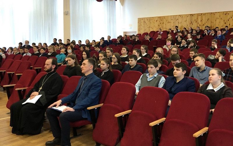 «Кто хранит уста свои, тот бережёт душу свою». В Бехтеевской СОШ прошла встреча со священнослужителем