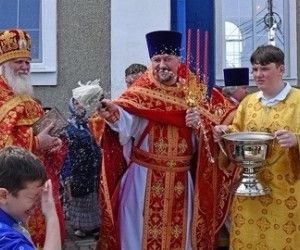 Чернянцы торжественно отметили 30-летие освящения Успенского храма