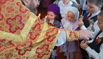 Учащиеся Тростенецкой школы побывали в храме на Светлой Седмице