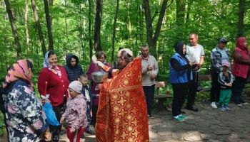 На источнике святого великомученика Георгия Победоносца был отслужен водосвятный молебен