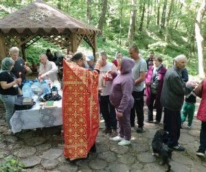 На источнике святого великомученика Георгия Победоносца был отслужен водосвятный молебен