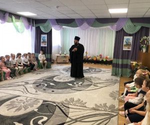 В детский сад "Мозаика" принесли частицу Благодатного огня