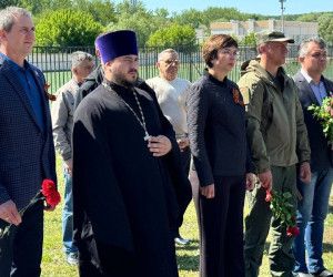 В Новом Осколе открыта памятная доска убитым мирным жителям и пленным красноармейцам
