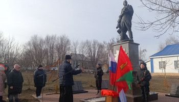 Лития на братских могилах в селах Казачок и Приосколье
