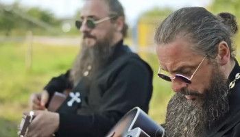 «Батюшки». Протоиереи Вадим и Константин Качаловы