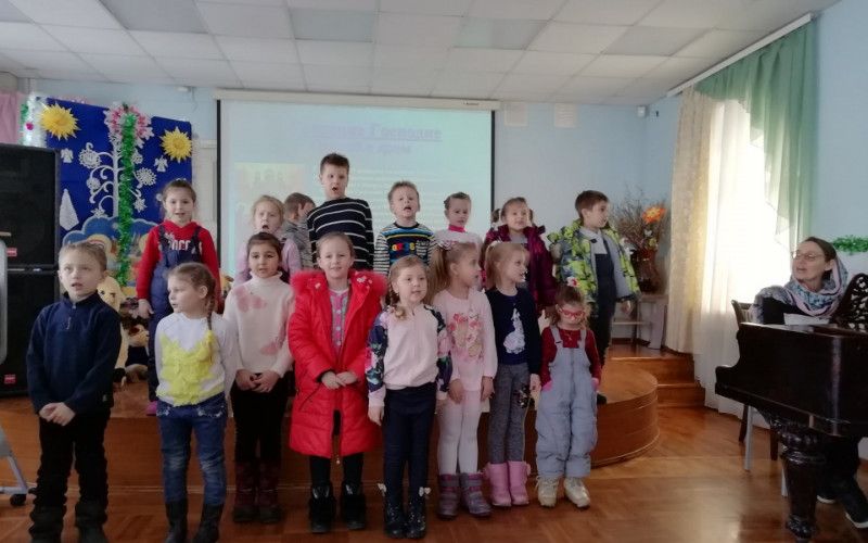 В Новооскольском благочинии встретили праздники Сретения Господня и День православной молодежи