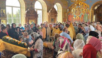 Чудотворная икона святителя Николая продолжает посещать белгородские храмы