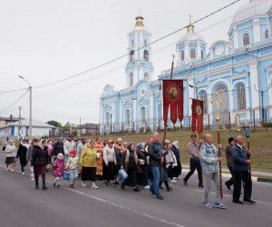Крестный ход к «Ясному Колодцу»