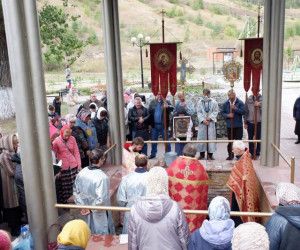 Крестный ход к «Ясному Колодцу»