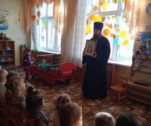 Дошколята села Тростенец встретились со священником