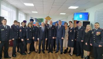 В Новом Осколе поздравили сотрудников МВД с профессиональным праздником