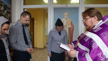 В молитвенной комнате УФСИН совершили Царские Часы Великого Пятка