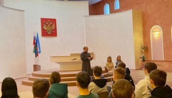 Священнослужители продолжают вести беседы в ЗАГСе