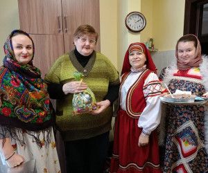 Насельников новооскольского дома престарелых поздравили с Рождеством Христовым