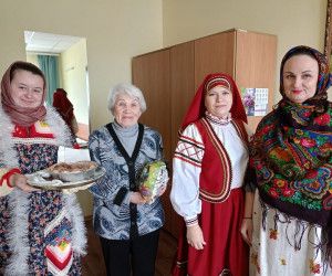 Насельников новооскольского дома престарелых поздравили с Рождеством Христовым