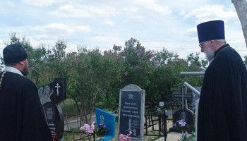 На могилах новооскольских героев совершили заупокойные литии