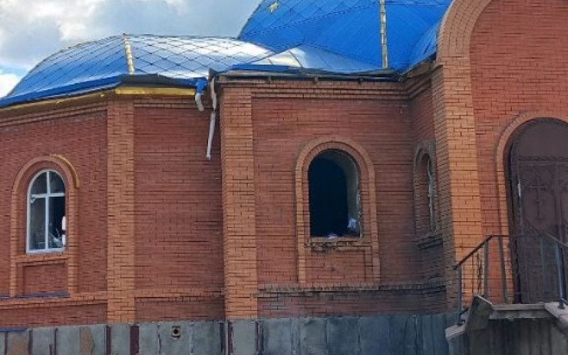 Сегодня был варварски атакован Свято-Покровский храм Новой Таволжанки