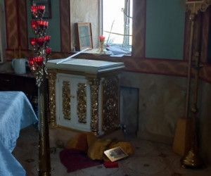 Сегодня был варварски атакован Свято-Покровский храм Новой Таволжанки
